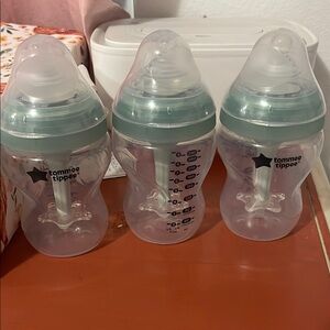 Tommee Tippee Baby Bottles Set